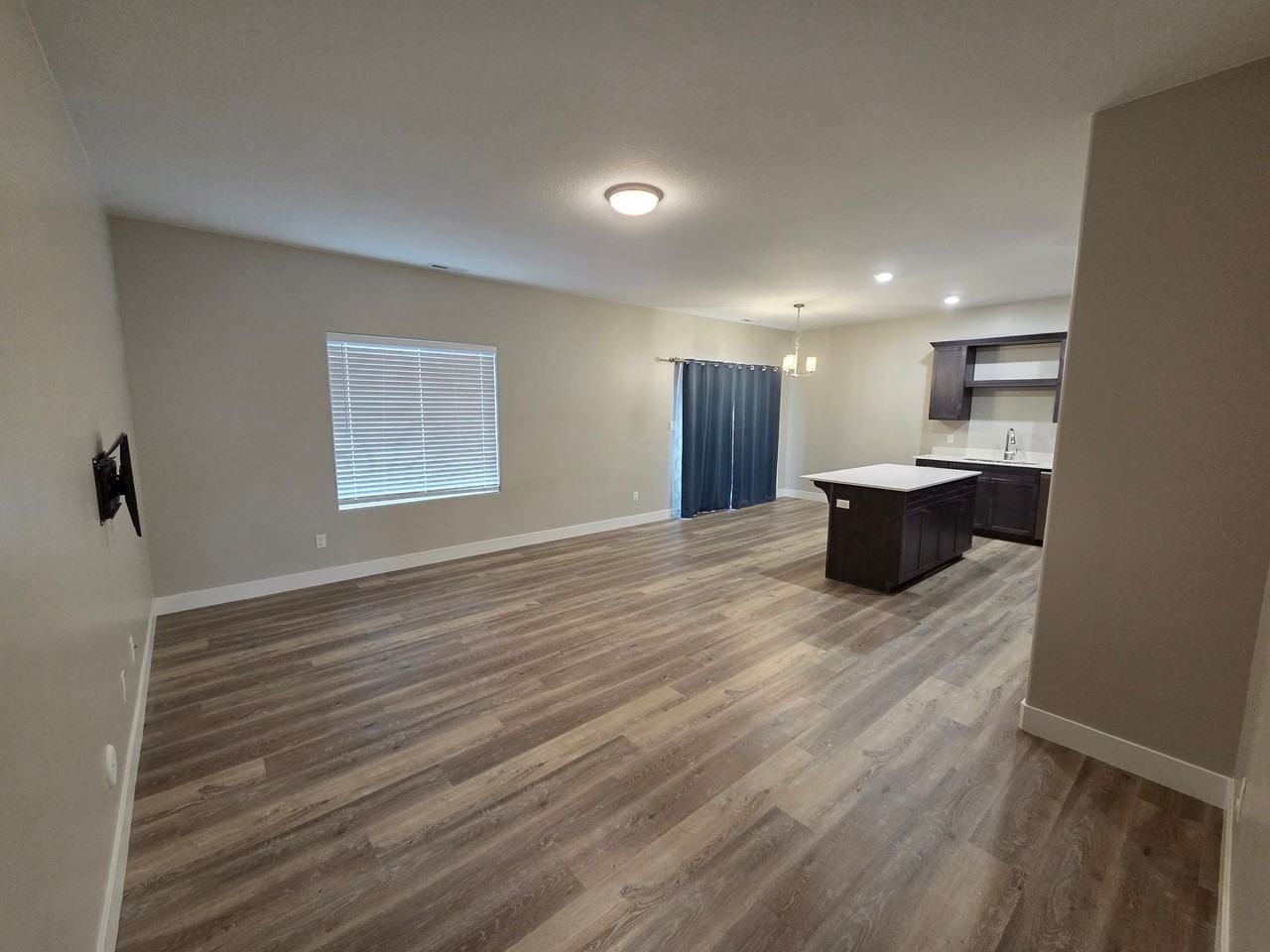3127 W 1675 N #E - Photo 6 of 31