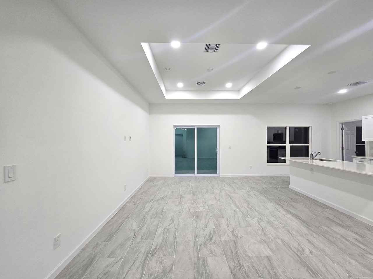 444 Genoa Ave S - Photo 7 of 43