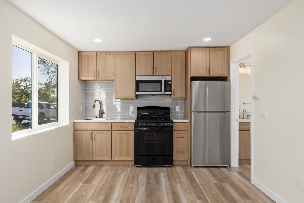 3030 Skipper St - Photo 3 of 7