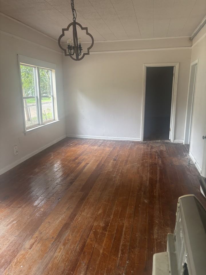 2620 7th St - Photo 2 of 7