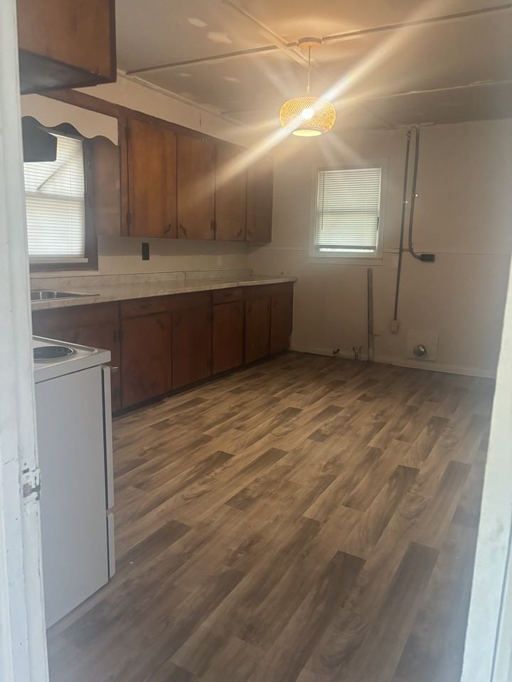 2620 7th St - Photo 4 of 7