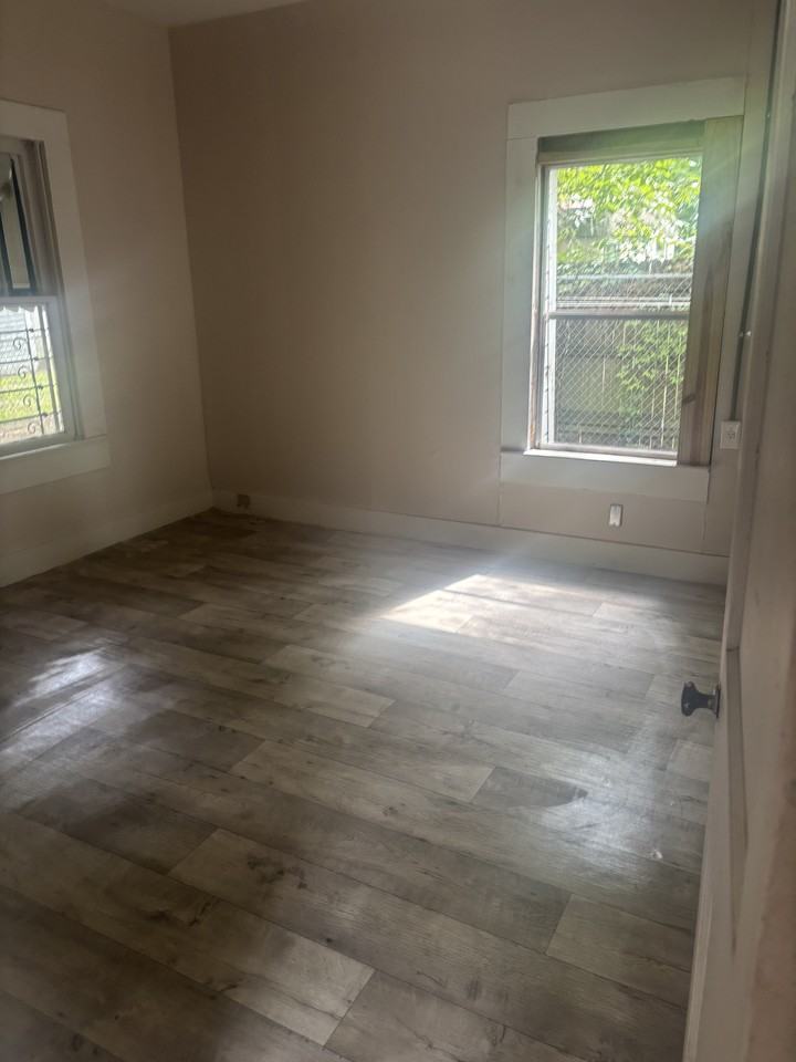 2620 7th St - Photo 6 of 7