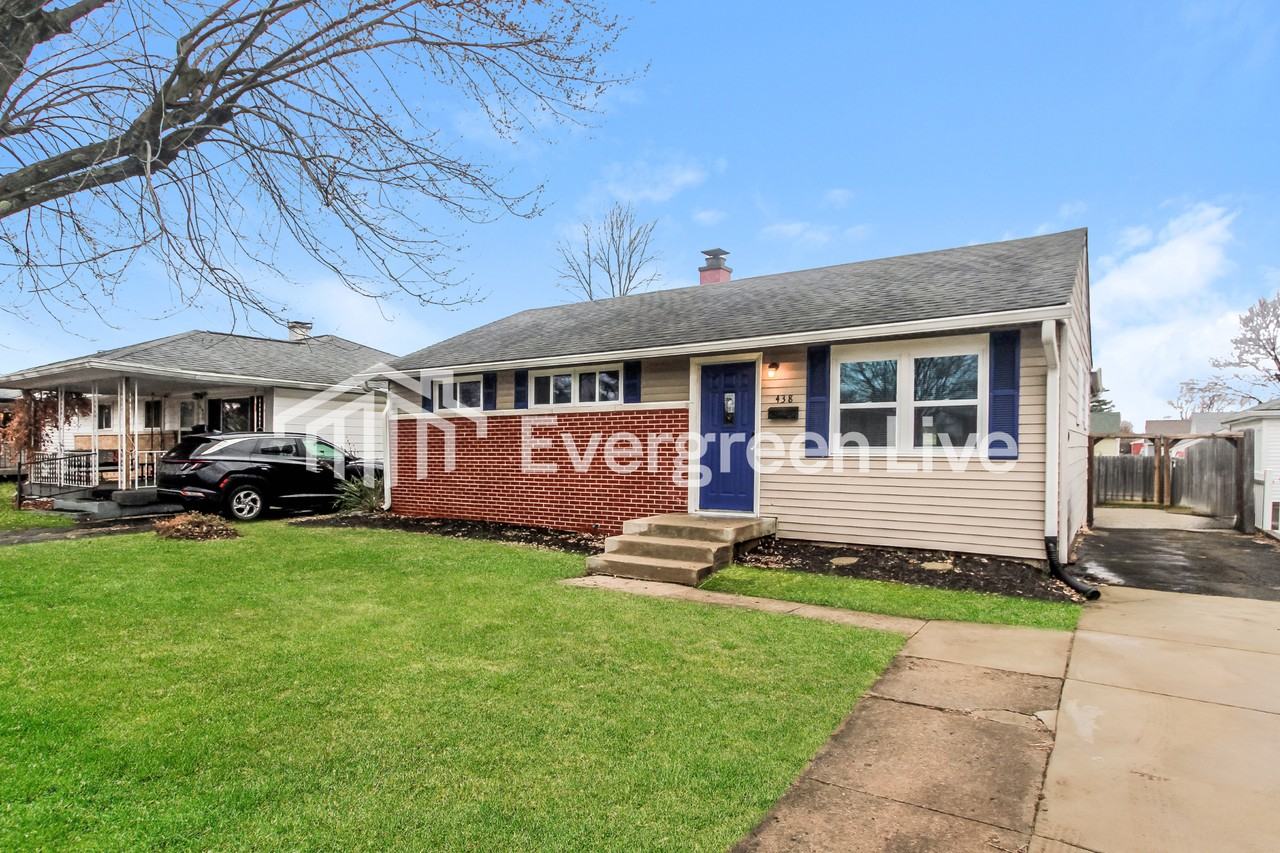 438 N 14th Ave - Photo 2 of 15