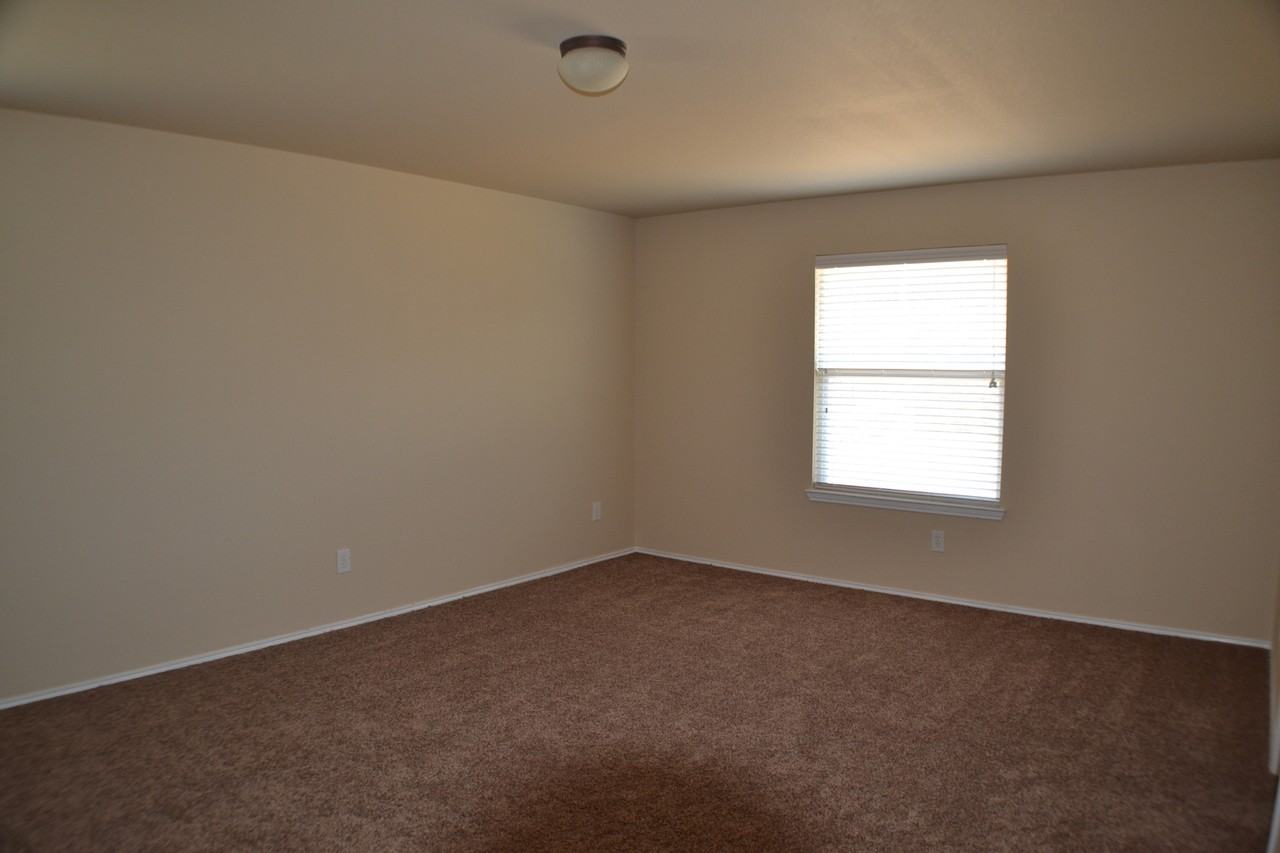 12970 Ambrose Dr - Photo 7 of 13