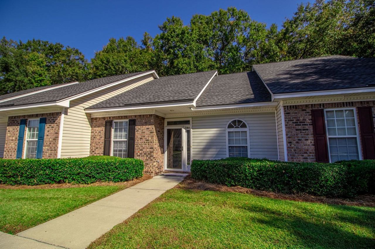 44 Putters Pl - Photo 2 of 21