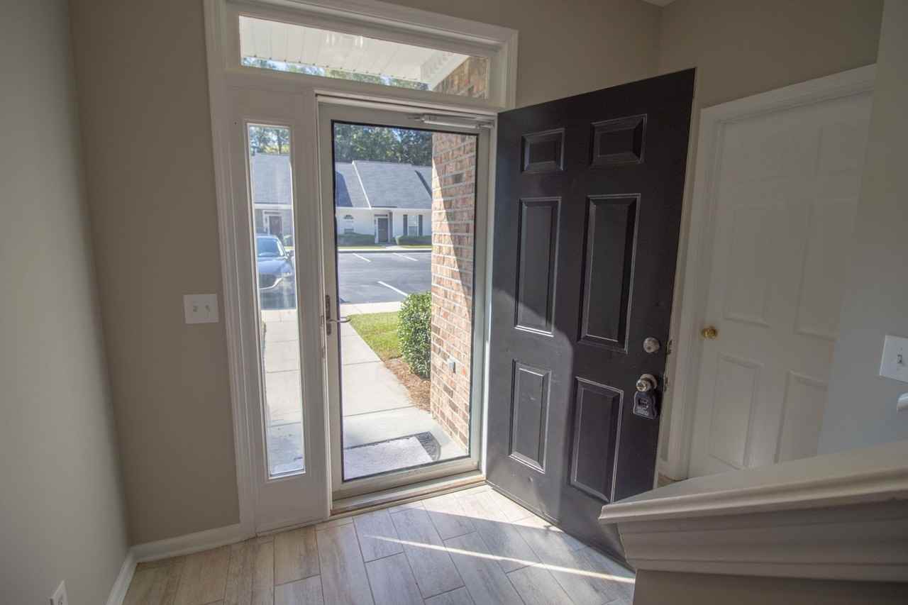 44 Putters Pl - Photo 3 of 21