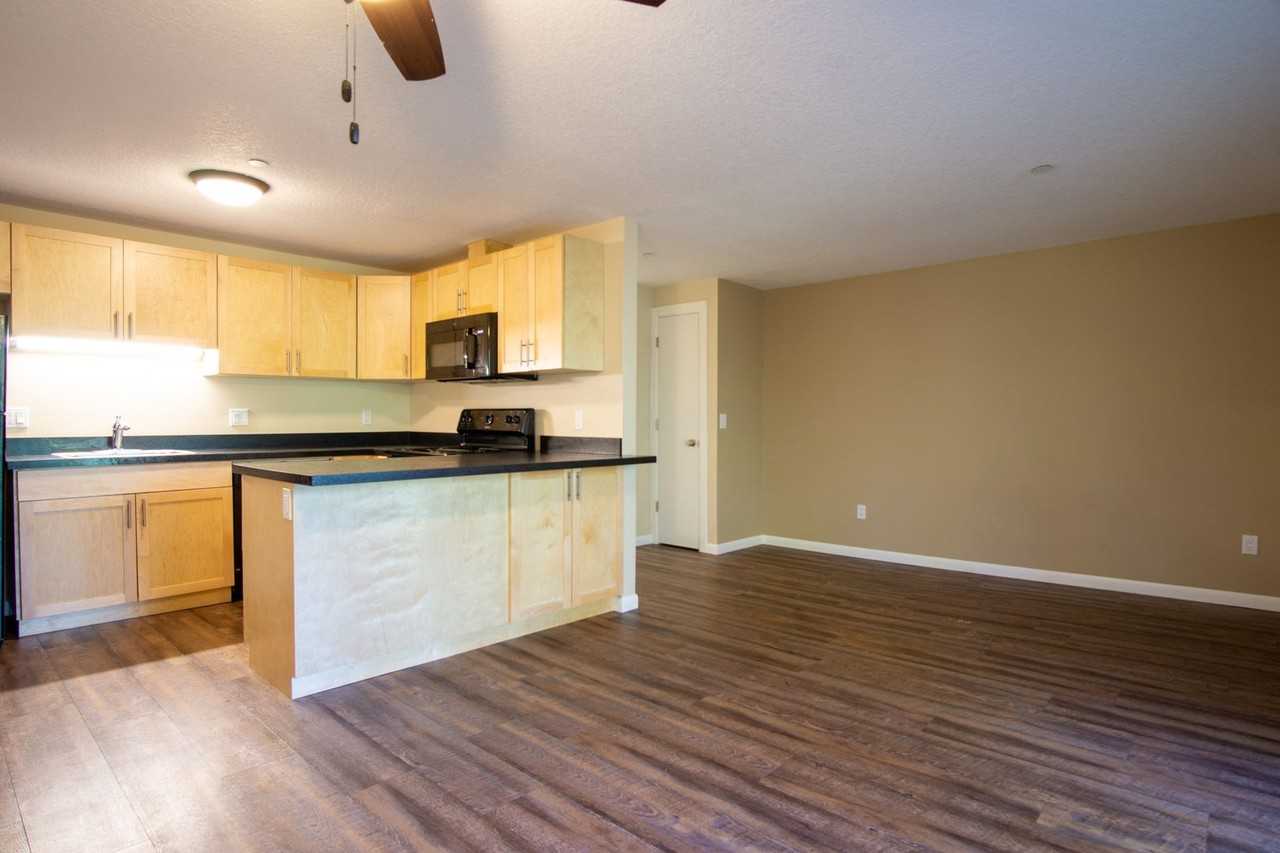 2775 Ne Division St #Q - Photo 4 of 13