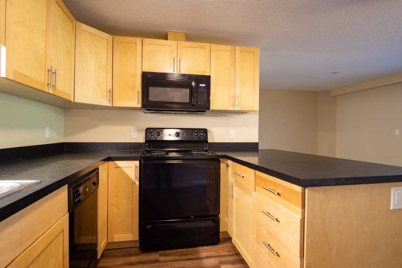 2775 Ne Division St #Q - Photo 6 of 13