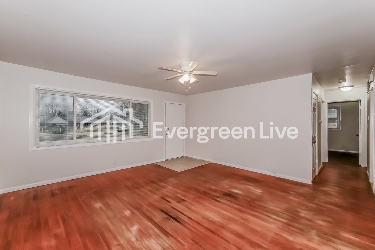 7301 Austin Dr - Photo 4 of 15