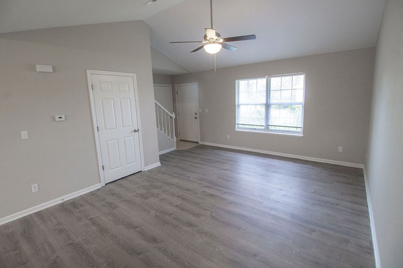 1306 Godas Dr - Photo 5 of 29