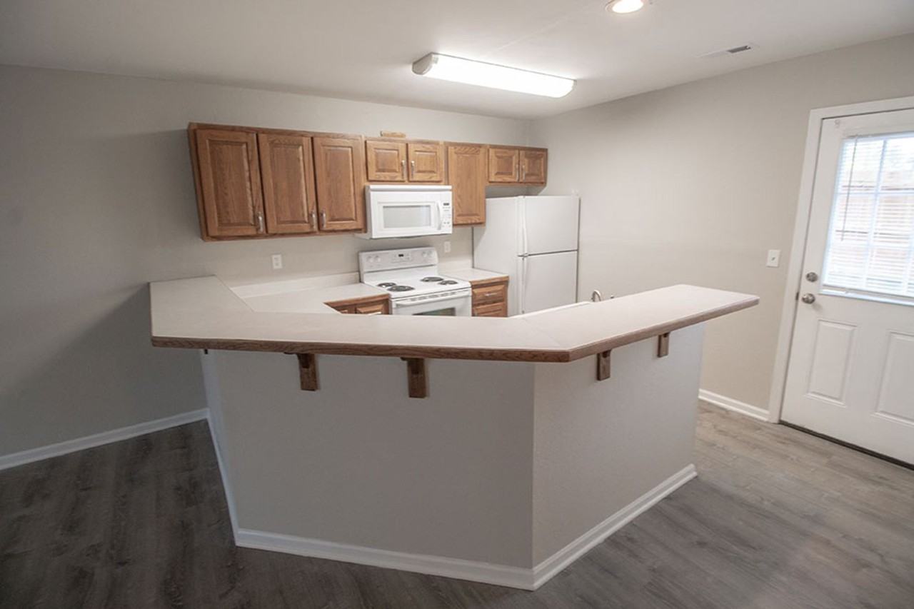 1306 Godas Dr - Photo 7 of 29