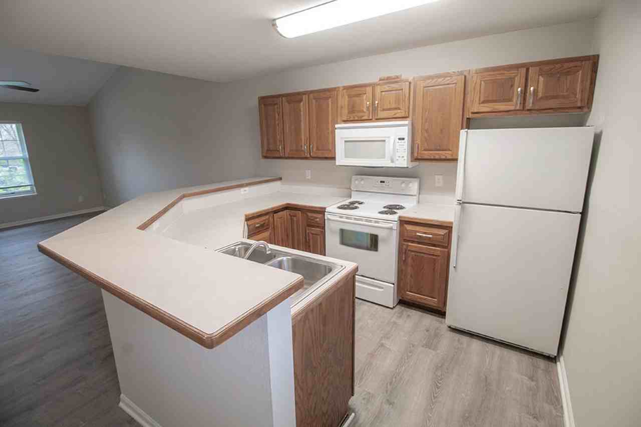 1306 Godas Dr - Photo 7 of 29