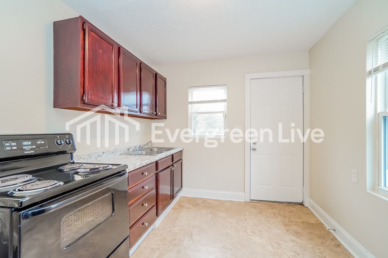 2181 Middlehurst Dr - Photo 7 of 15