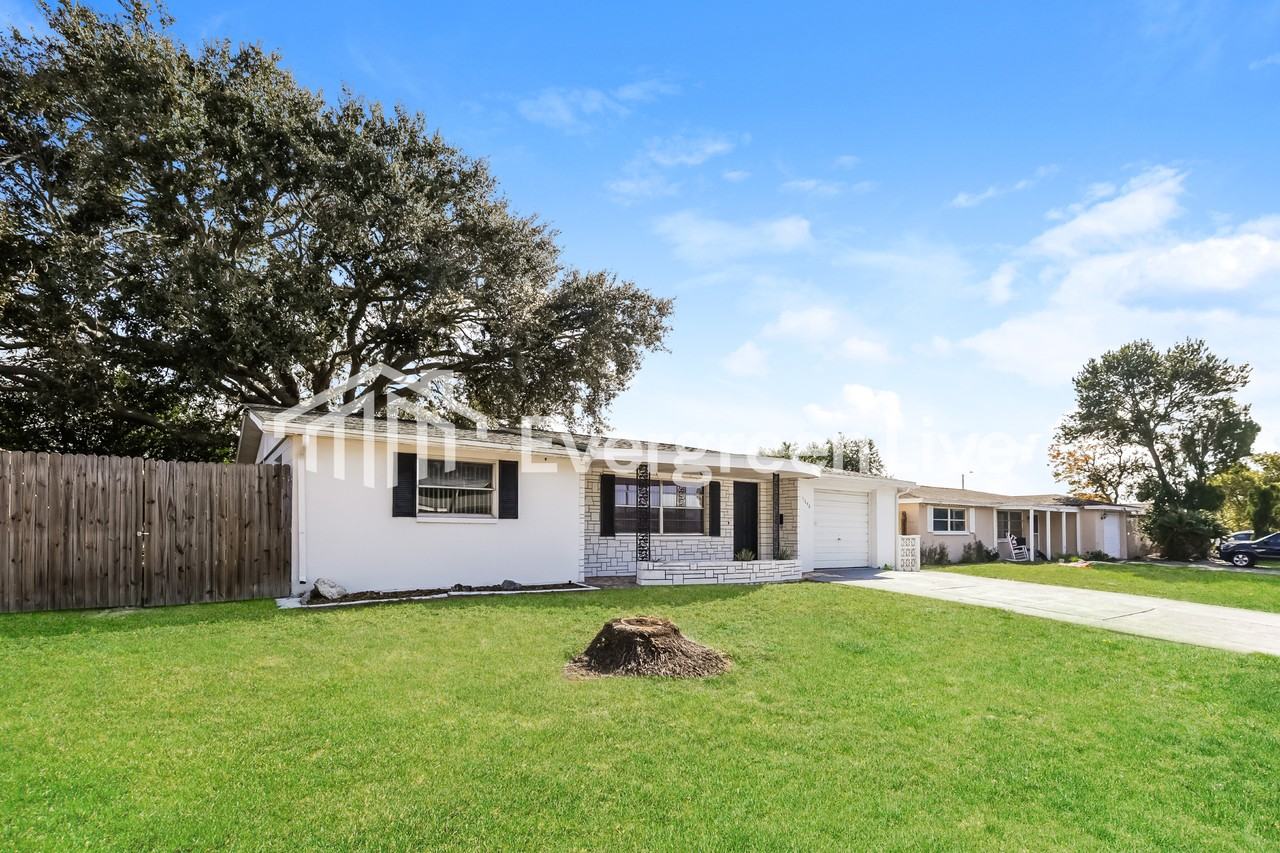 11640 Rocks Ln - Photo 3 of 16