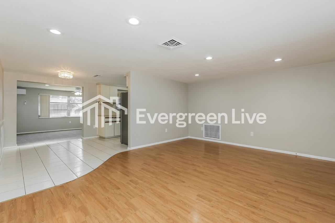 11640 Rocks Ln - Photo 4 of 16