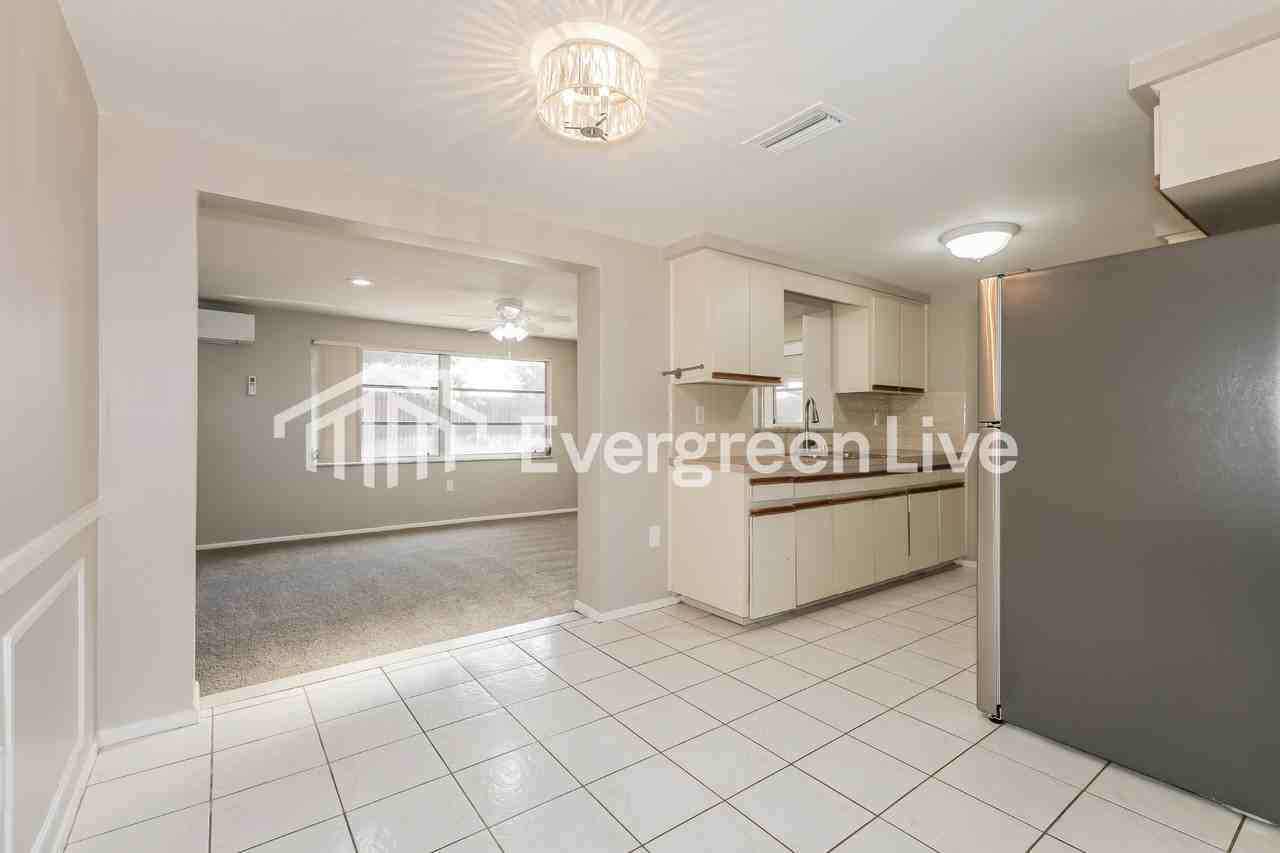 11640 Rocks Ln - Photo 6 of 16