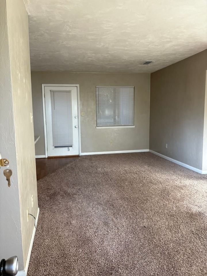 2691 N Point Blvd - Photo 5 of 9