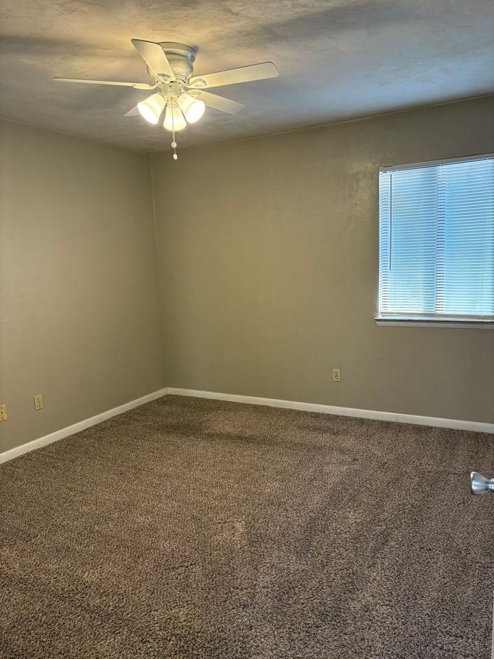 2691 N Point Blvd - Photo 7 of 9