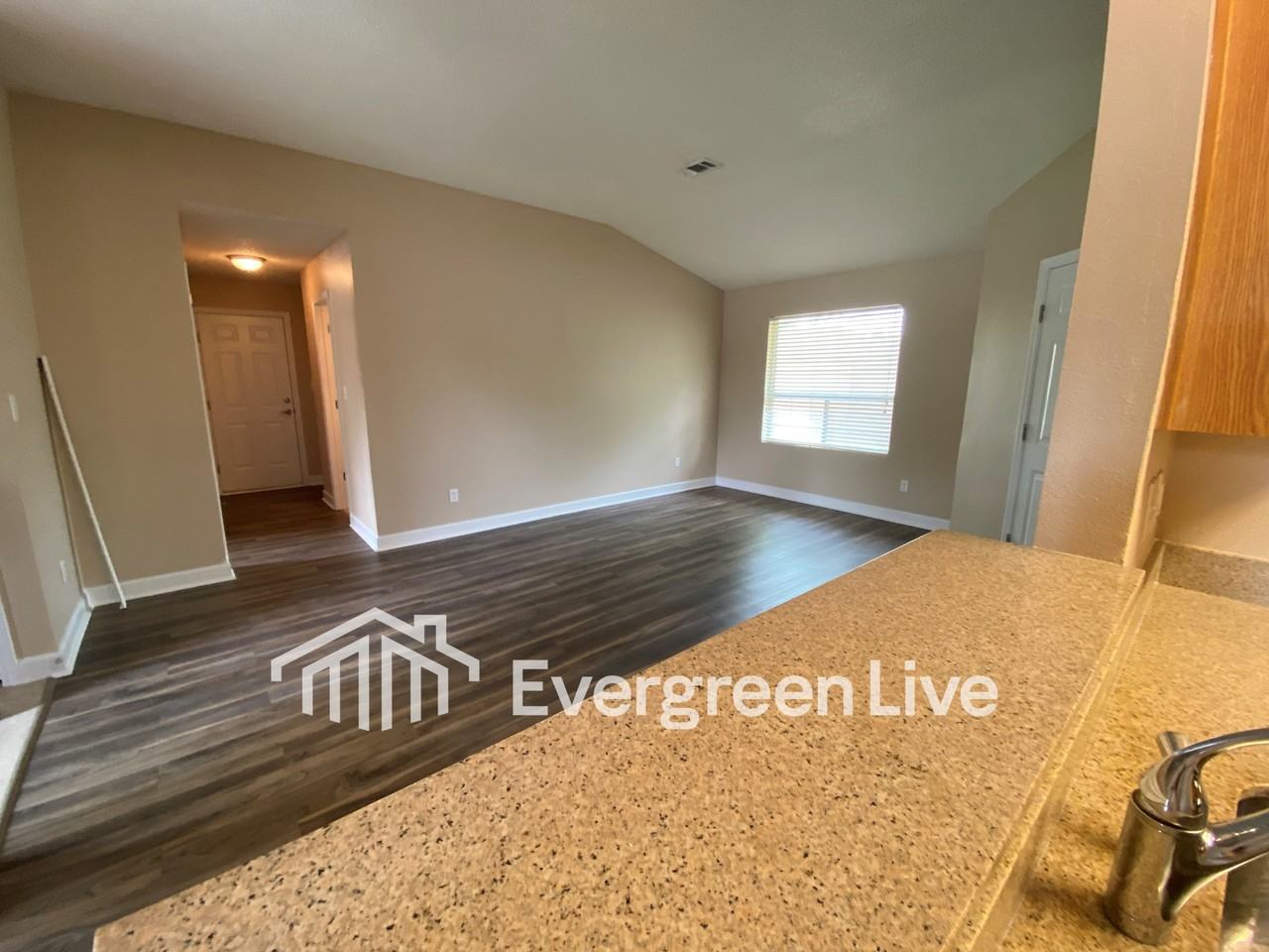 538 Carrier Dr - Photo 4 of 20