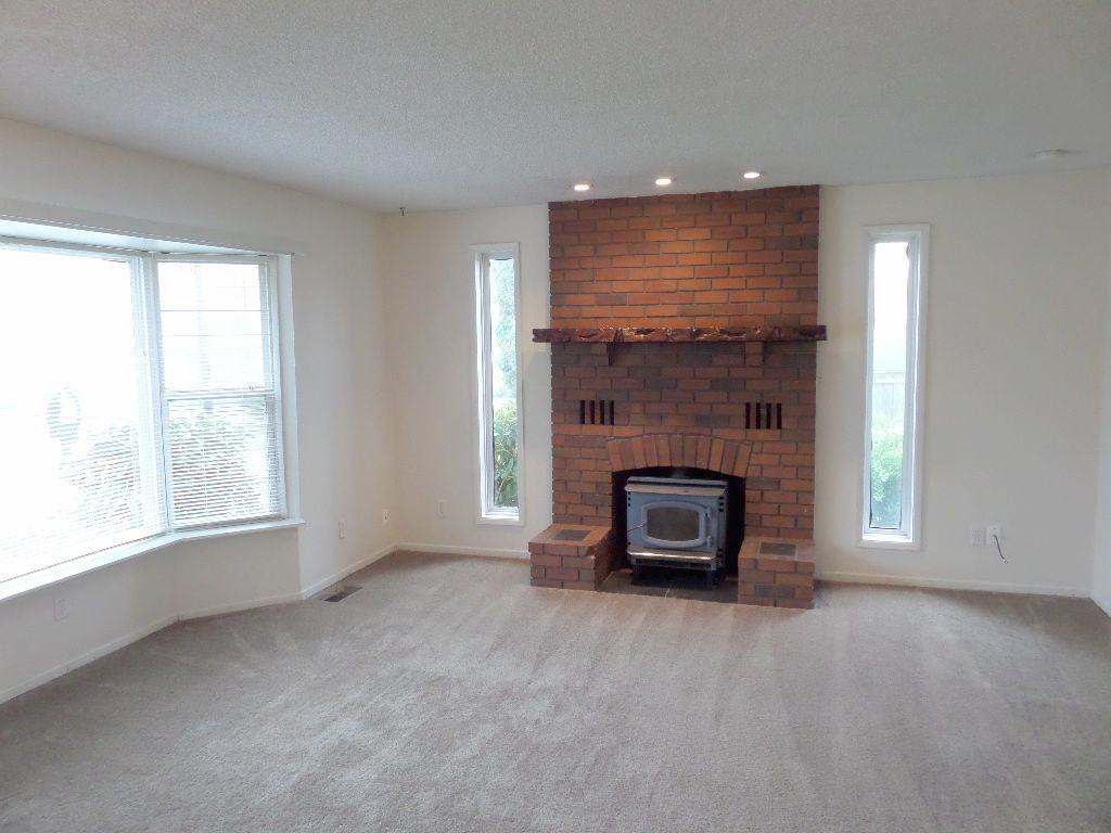 6910 Ne 131st Ave - Photo 5 of 12