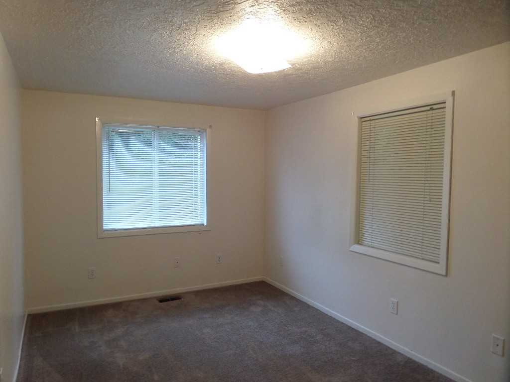 6910 Ne 131st Ave - Photo 6 of 12