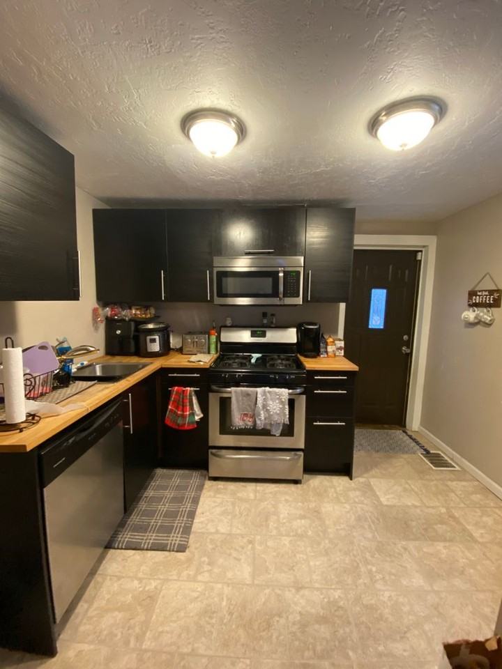 1323 Virginia Ave - Photo 2 of 8