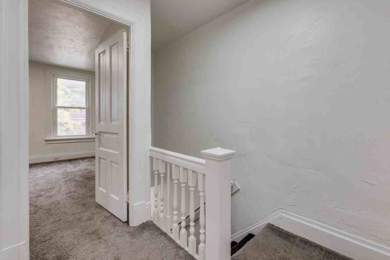 112 Tecumseh St - Photo 7 of 19