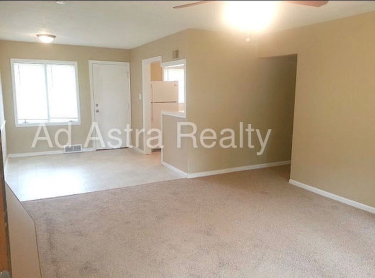 9706 E 65th Ter - Photo 2 of 6