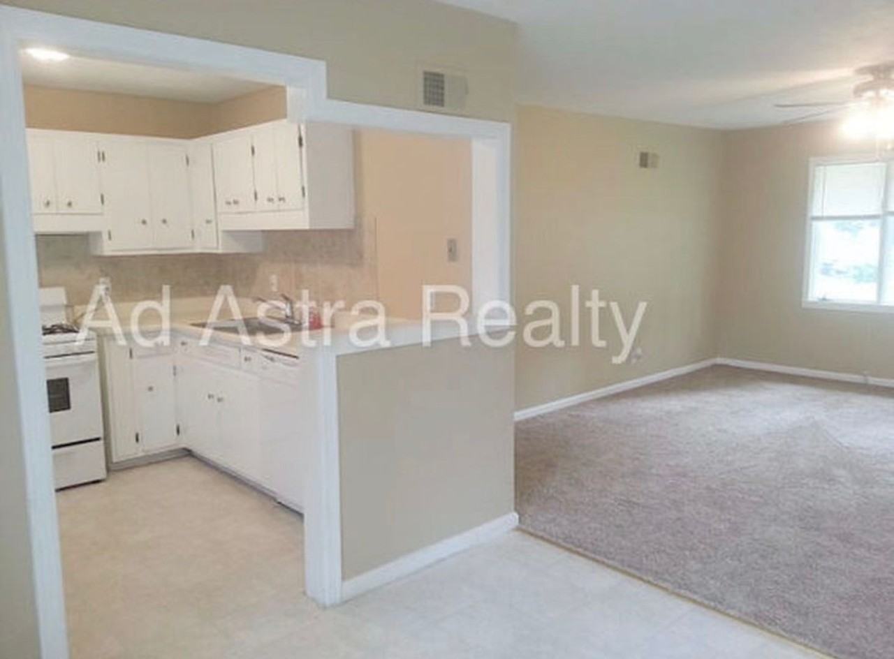 9706 E 65th Ter - Photo 3 of 6