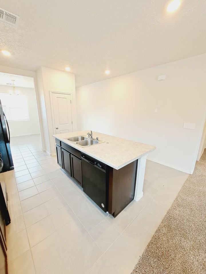 750 Desert Senna Ave Sw - Photo 5 of 29