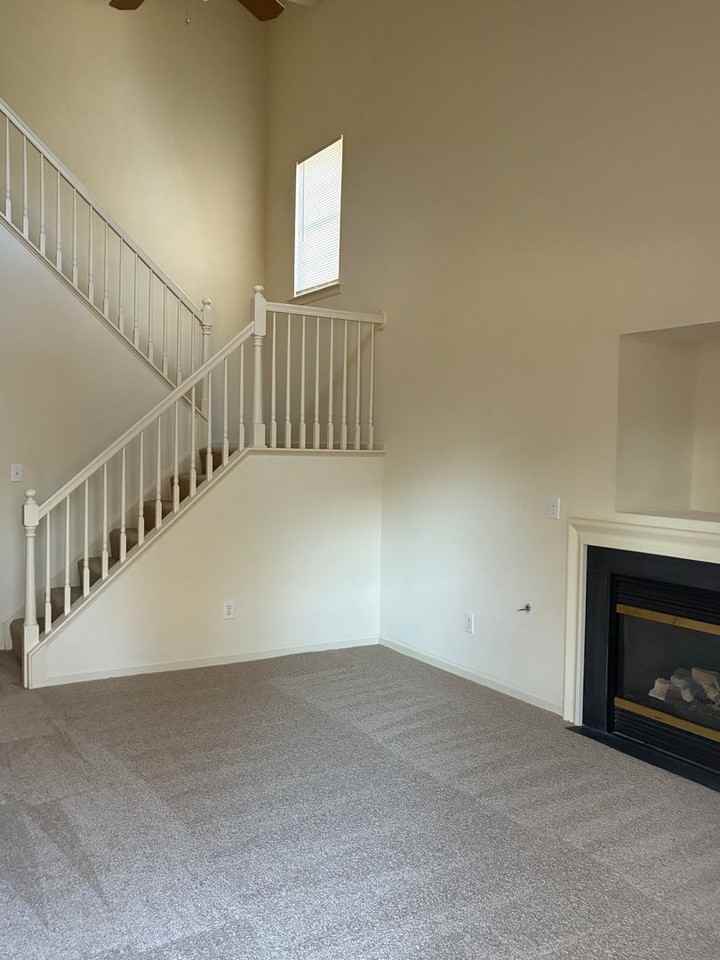 103 Alice Ct - Photo 4 of 17