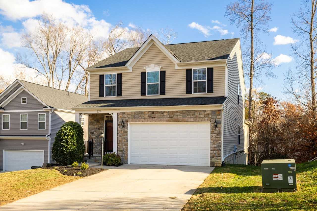 223 Bethune Dr - Photo 2 of 48