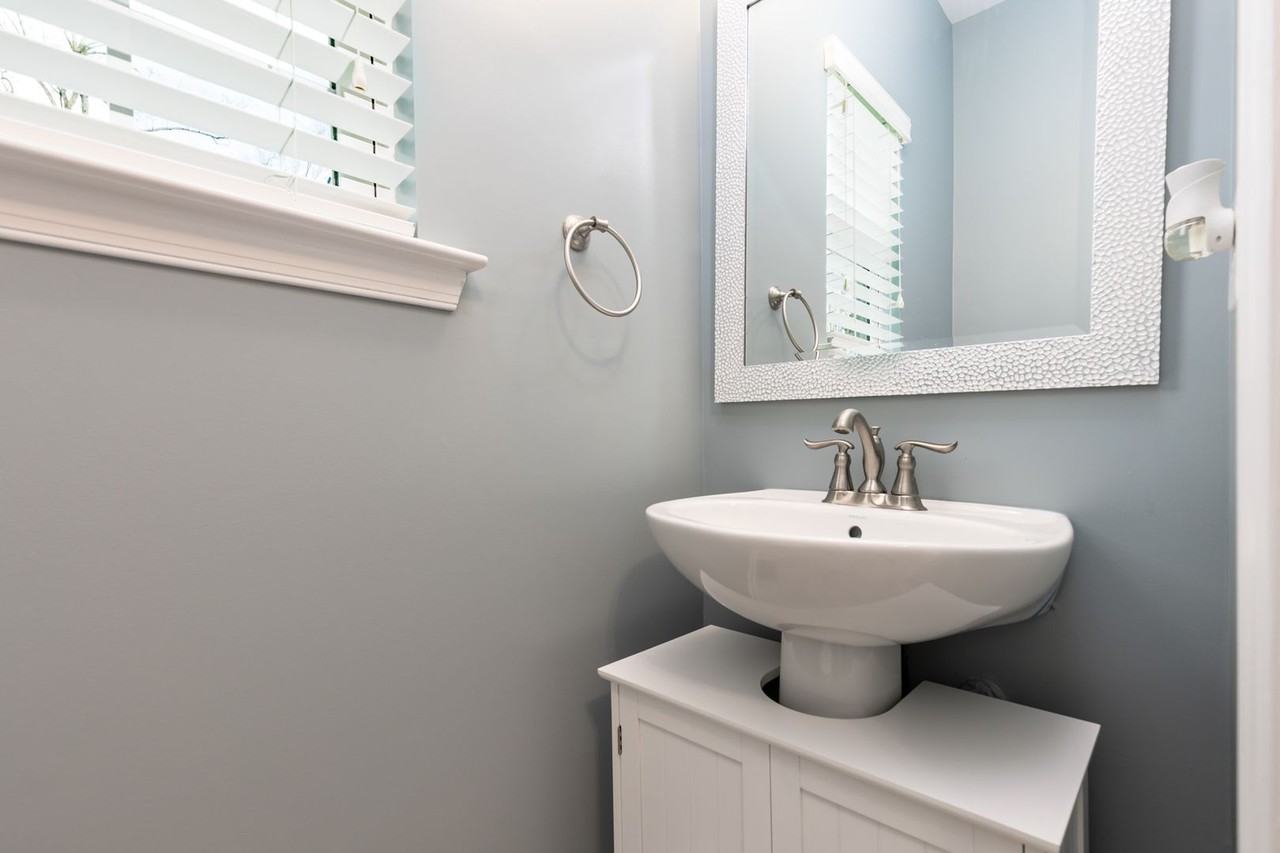 223 Bethune Dr - Photo 7 of 48