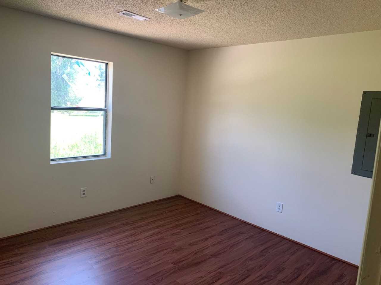 909 Chesson St - Photo 5 of 12