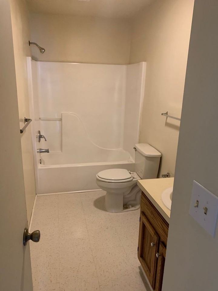 909 Chesson St - Photo 7 of 12