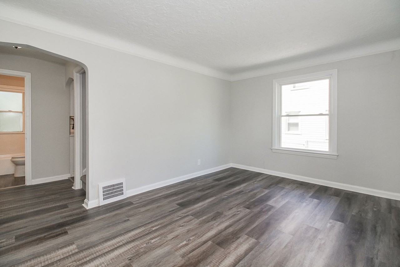 26470 Zeman Ave - Photo 4 of 28