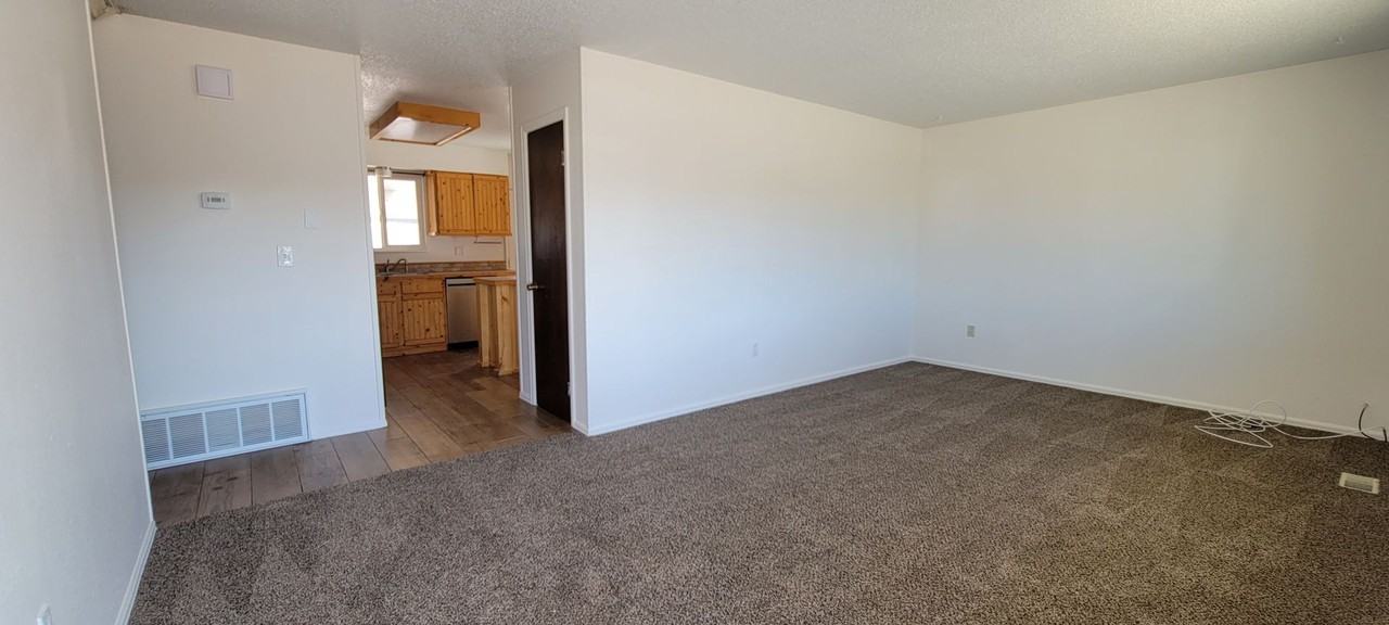 720 Yarbrough St - Photo 2 of 35