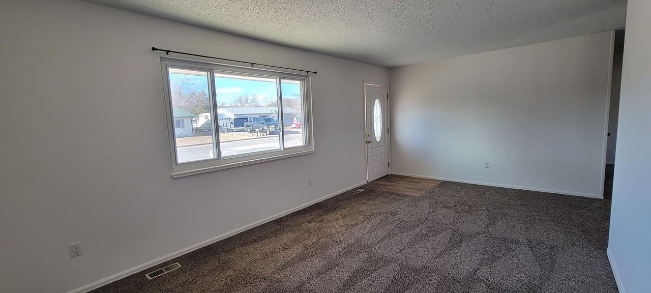 720 Yarbrough St - Photo 3 of 35