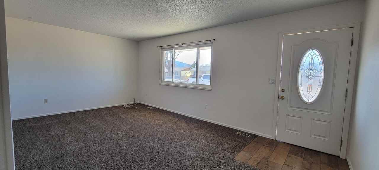 720 Yarbrough St - Photo 4 of 35