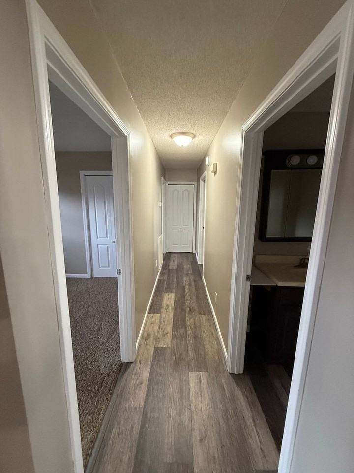 114 Greenview Dr - Photo 6 of 16