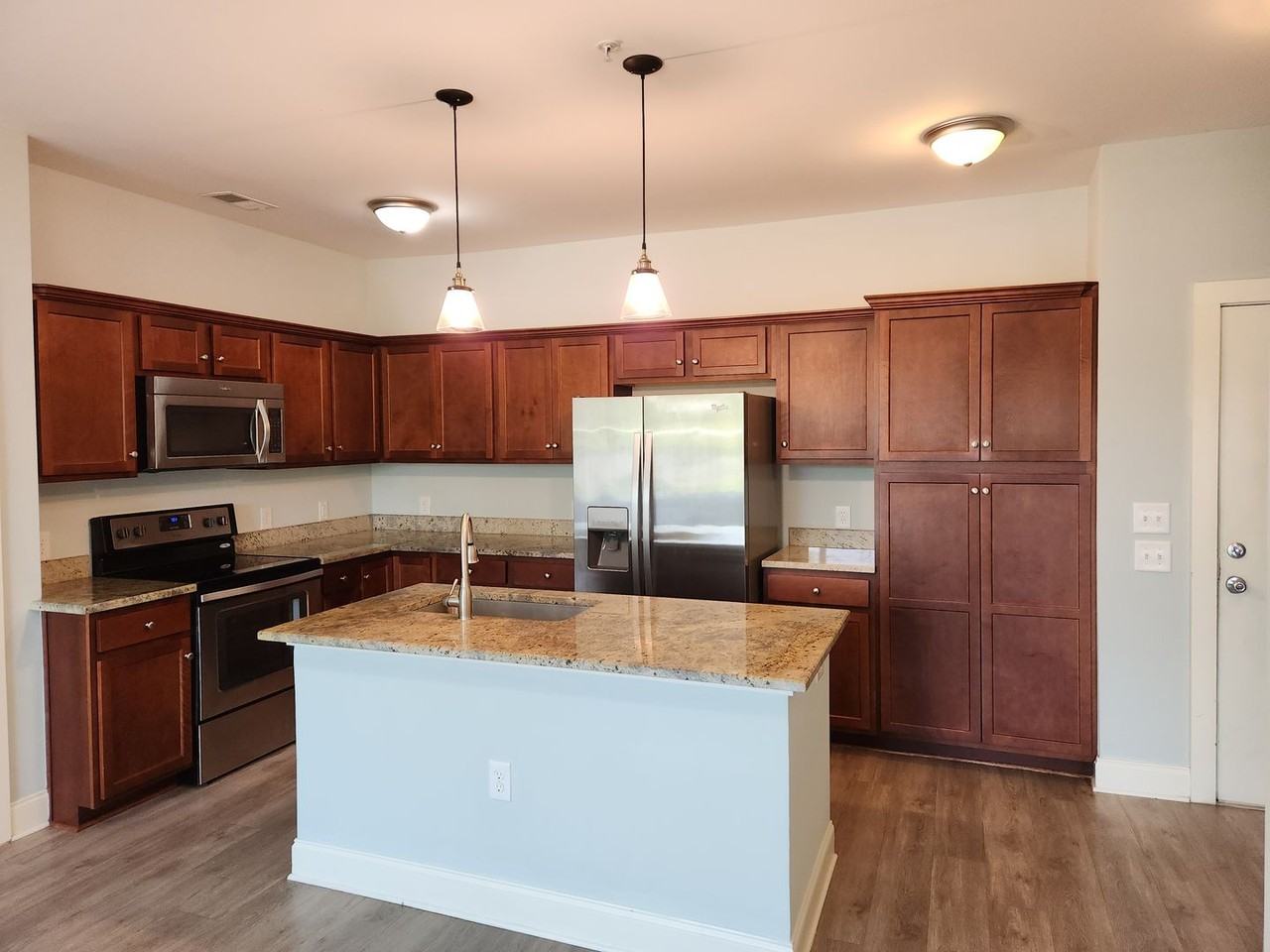 4031 Blackstone Dr #102 - Photo 6 of 6