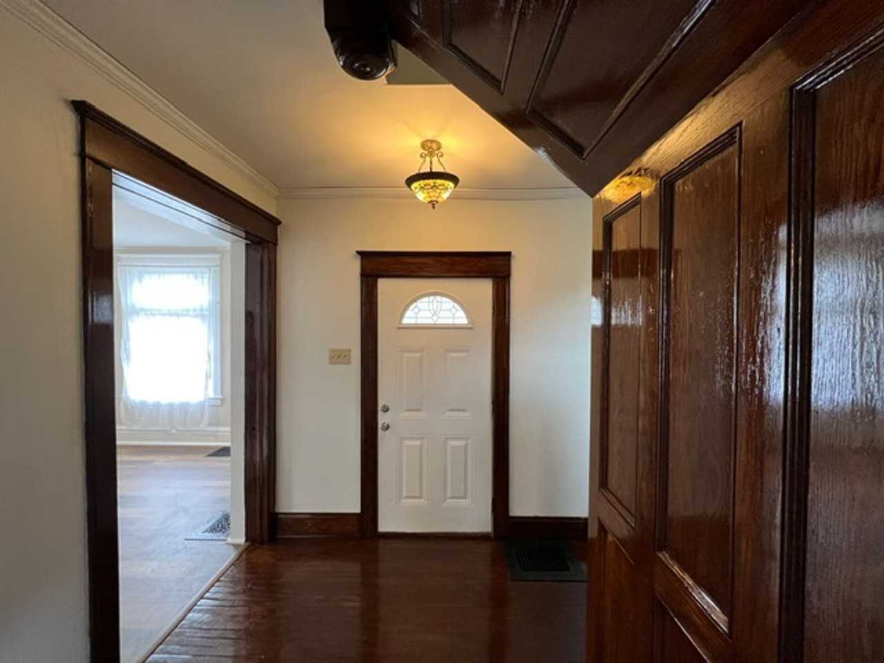 516 Greenwood Ave - Photo 6 of 12