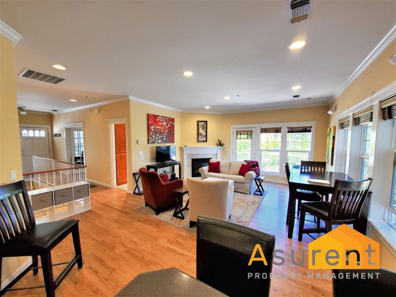 463 Holly St - Photo 2 of 17