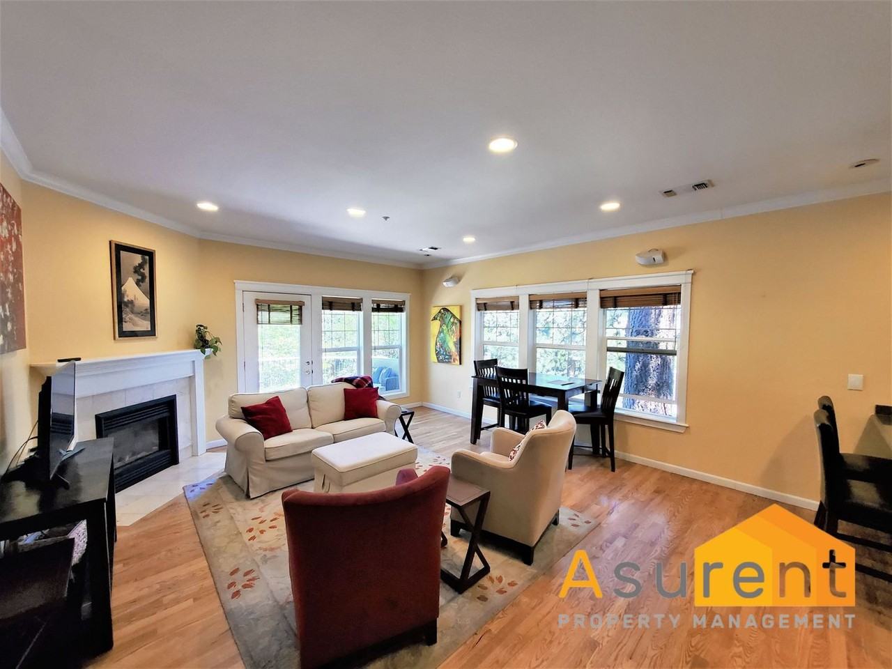 463 Holly St - Photo 3 of 17