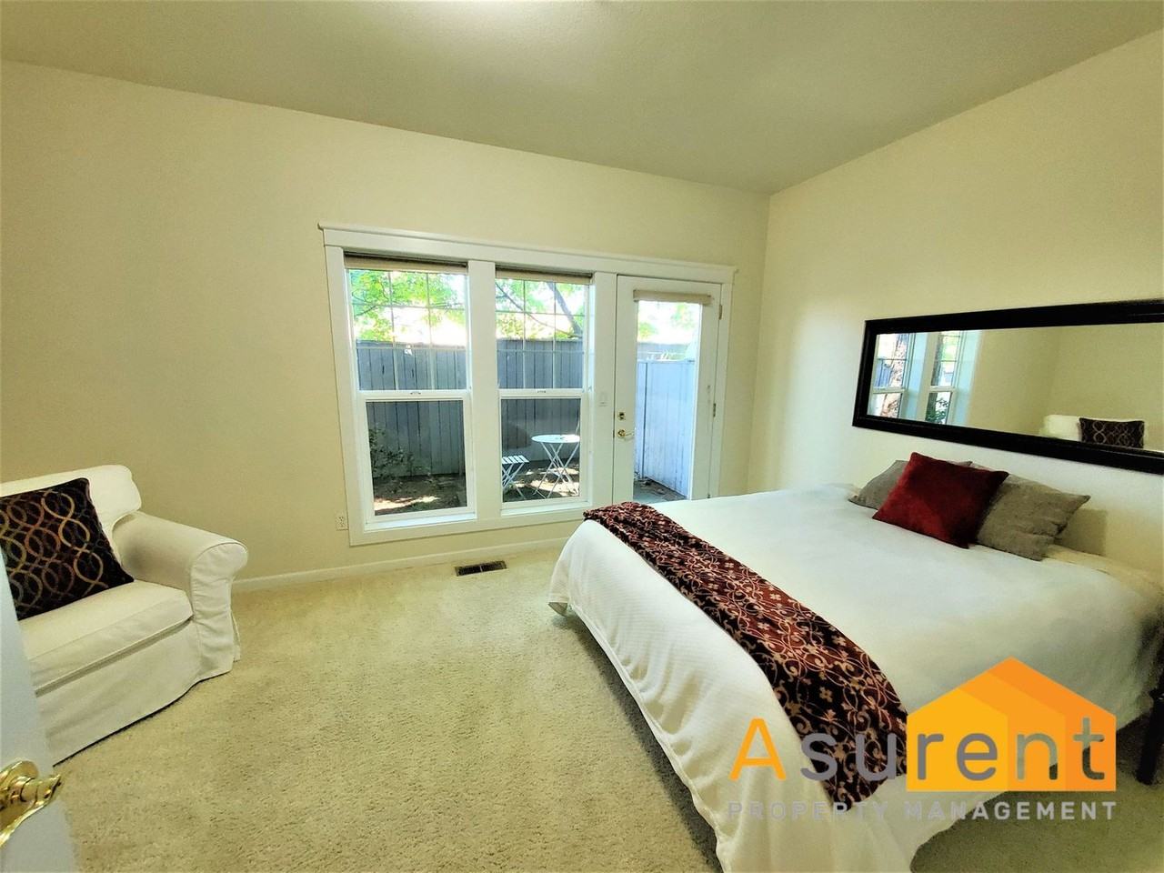 463 Holly St - Photo 6 of 17