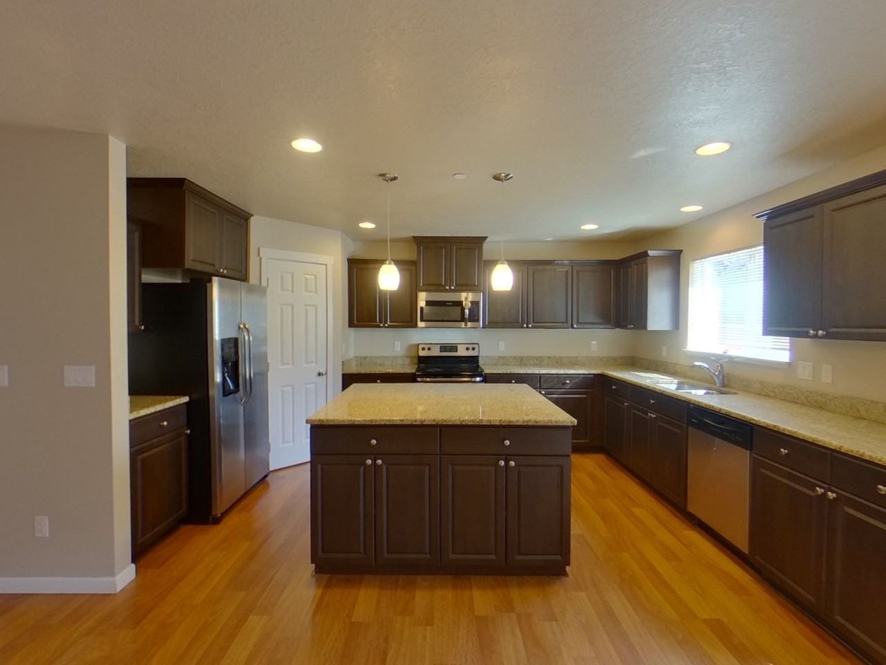 2073 Onyx Aly - Photo 5 of 26