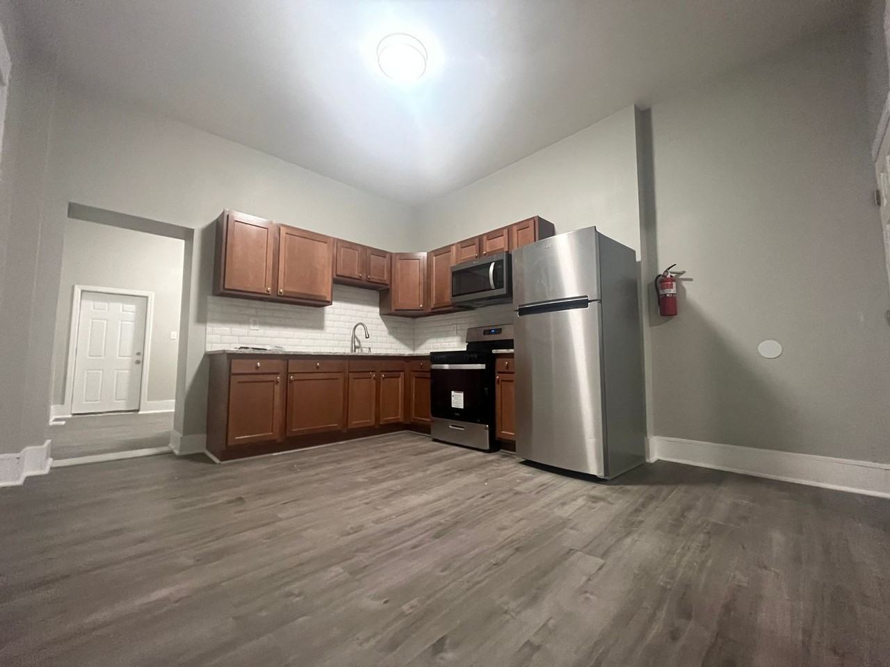 607 S 4th St - Photo 4 of 14