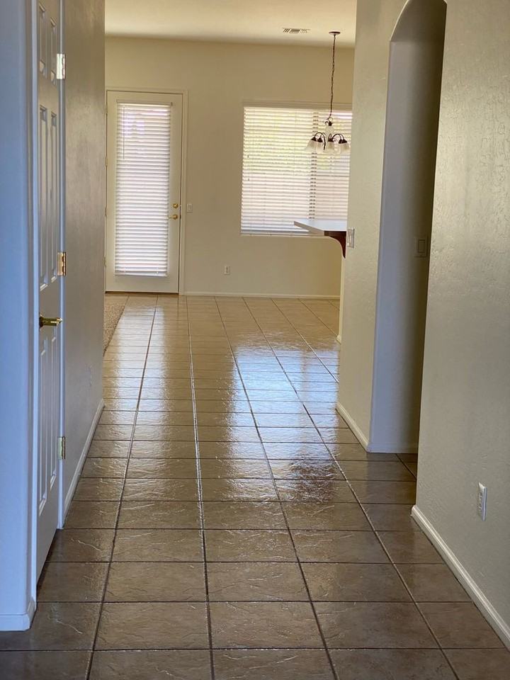 43897 W Kramer Ln - Photo 5 of 15