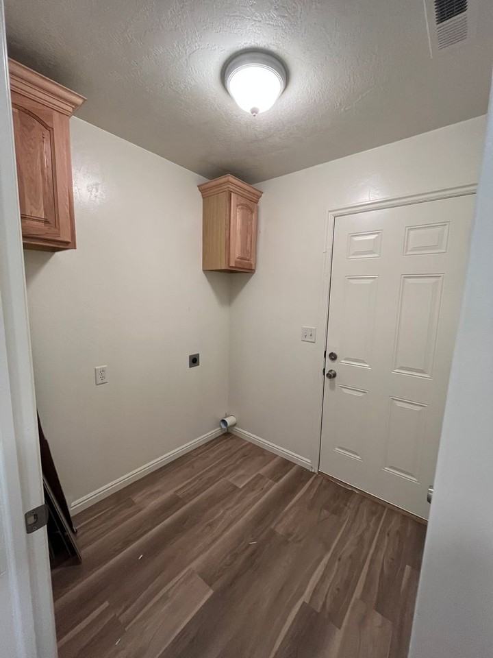 546 N 1380 W #1 - Photo 6 of 9