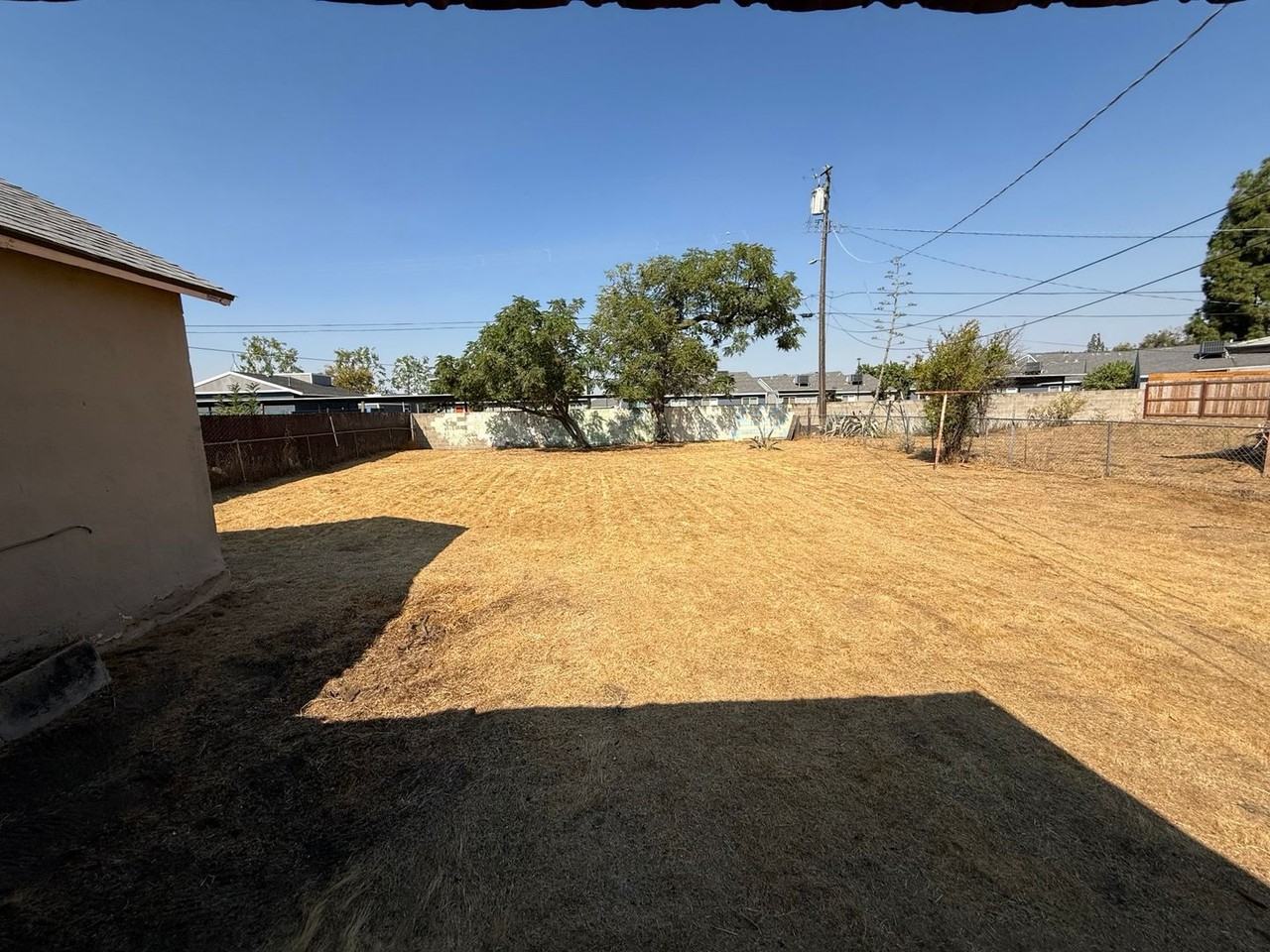 2266 S Eunice Ave - Photo 3 of 6